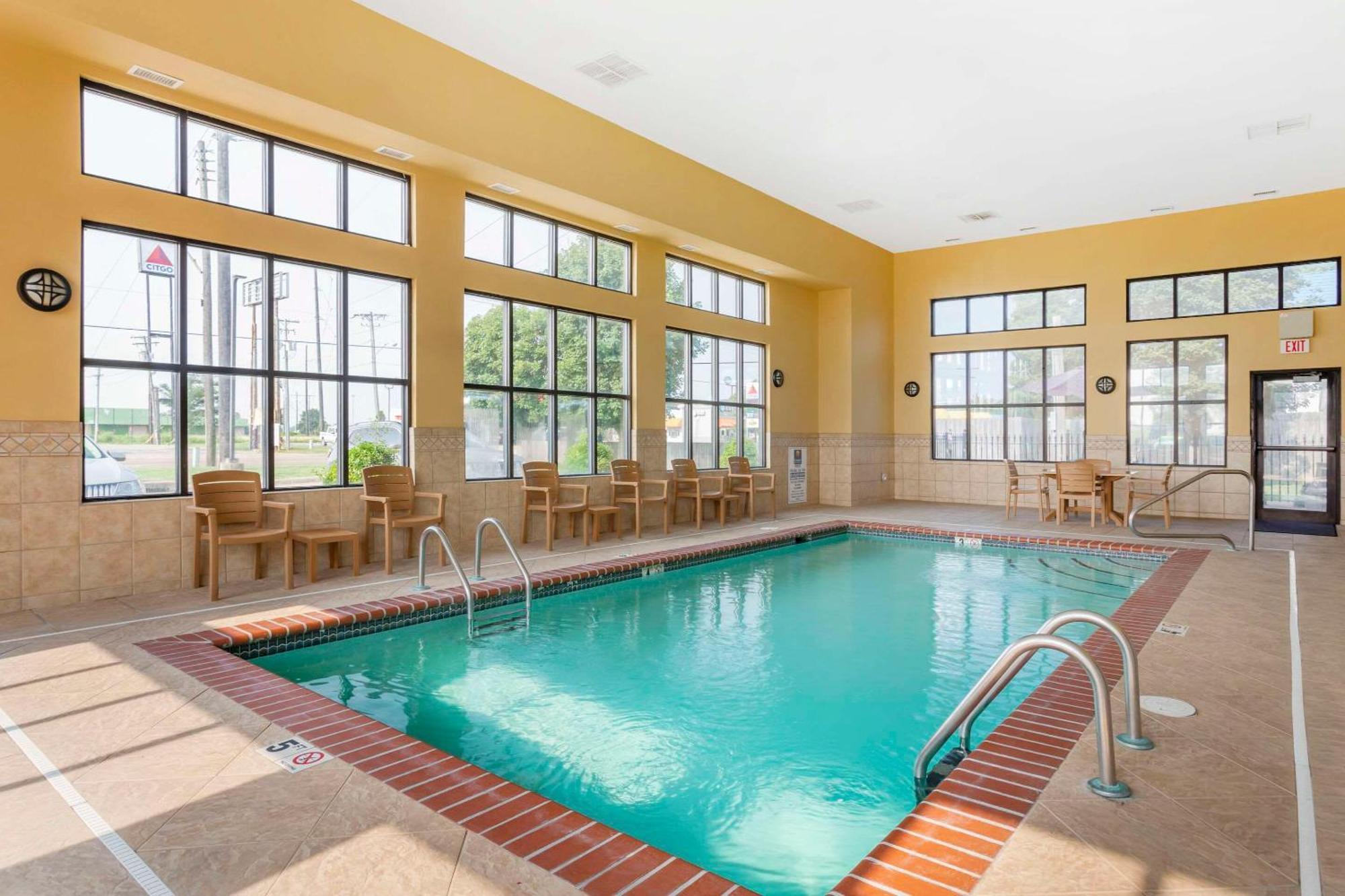 Comfort Inn & Suites Блайтвилл Экстерьер фото
